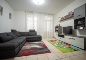למכירה דירת 3 חדרים משופצת VICENZA