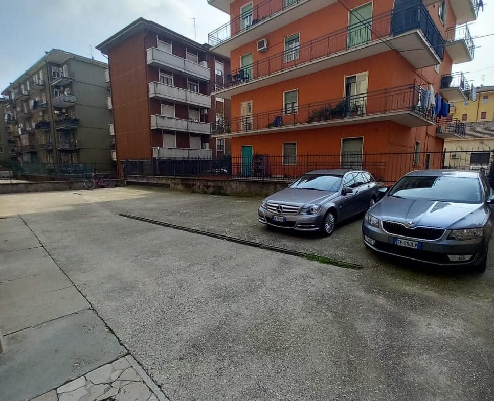 966